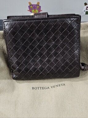 Bottega Veneta Intrecciato Round Bifold Wallet - Full Inclusion - MSRP $850